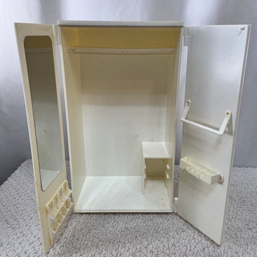 Vintage Marx Toys Sindy Doll Wardrobe Closet Cream Plastic Drawers Missing